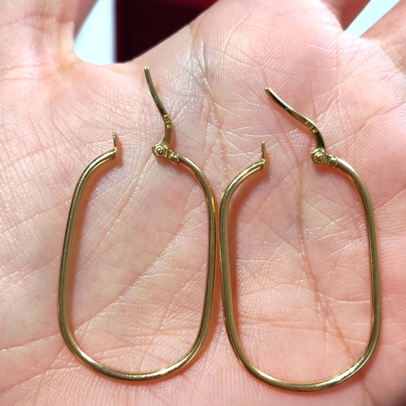 Oblong Hoop Earring 18k Real Gold - Picture 8 of 8